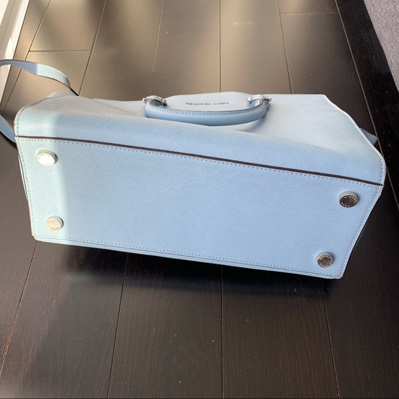 [SOLD] Michael Kors Large Leather Bag - Picture 4 of 7